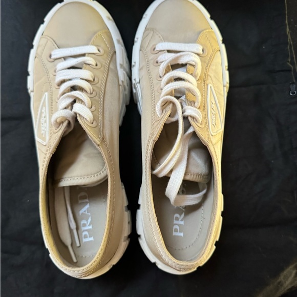Prada platform sneaker shoes nylon.Authentic from beverly boutique. - Picture 11 of 15
